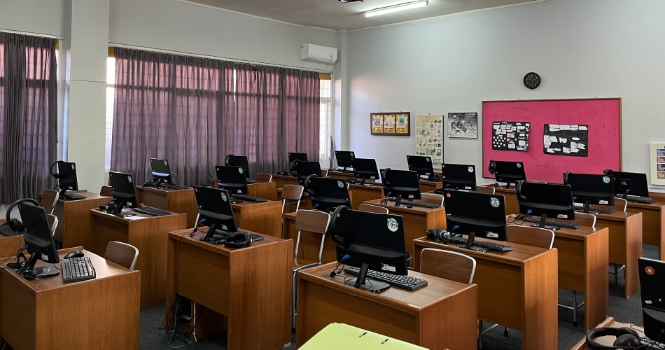 Laboratorium Komputer - Salman Al Farisi Bandung