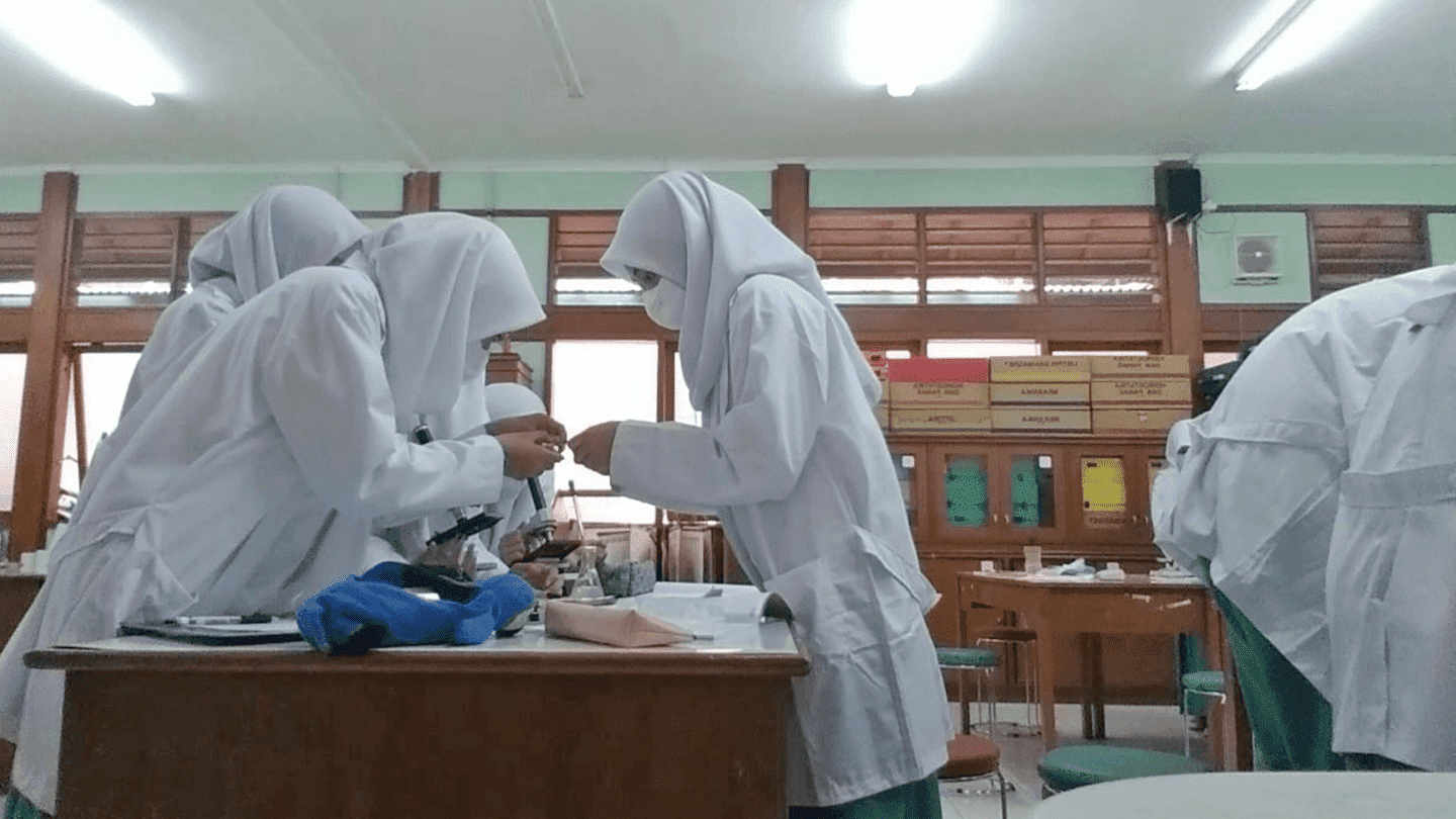 Laboratorium IPA - Salman Al Farisi Bandung