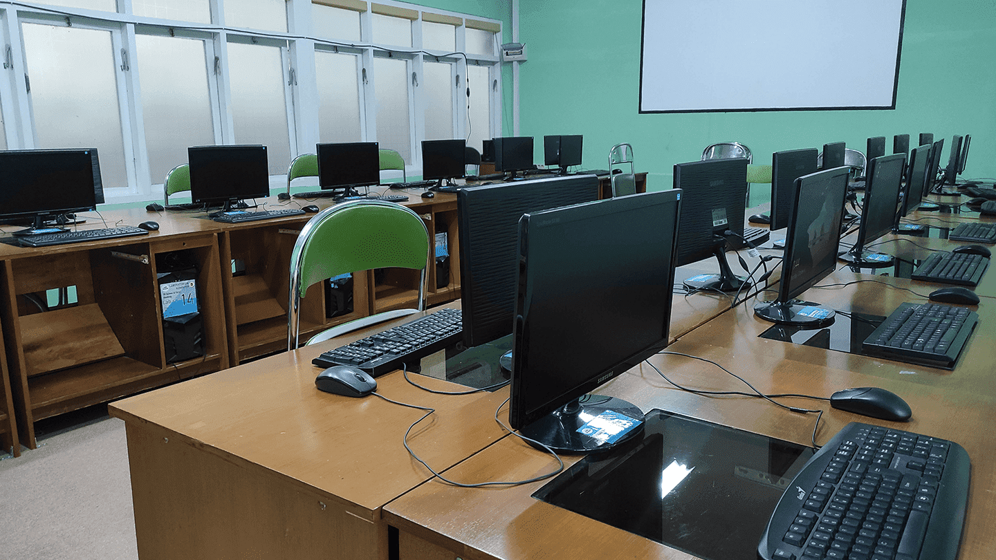 Laboratorium Komputer - Salman Al Farisi Bandung